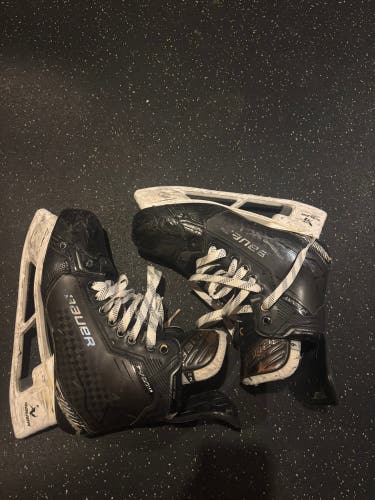 Black 2024 Bauer Supreme Shadow Hockey Skates size 9 fit 2