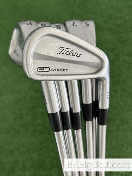 Titleist 712 CB Forged Iron Set 5-P / Dynamic Gold 120 Stiff