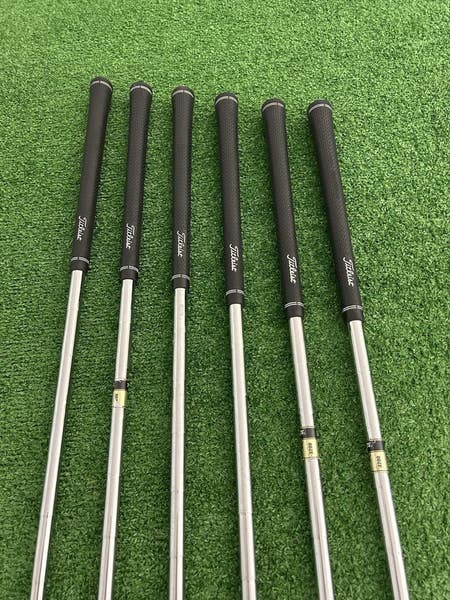 Titleist 712 CB Forged Iron Set 5-P / Dynamic Gold 120 Stiff