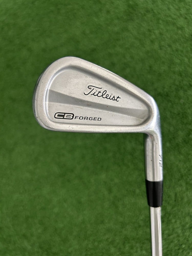 Titleist 712 CB Forged Iron Set 5-P / Dynamic Gold 120 Stiff