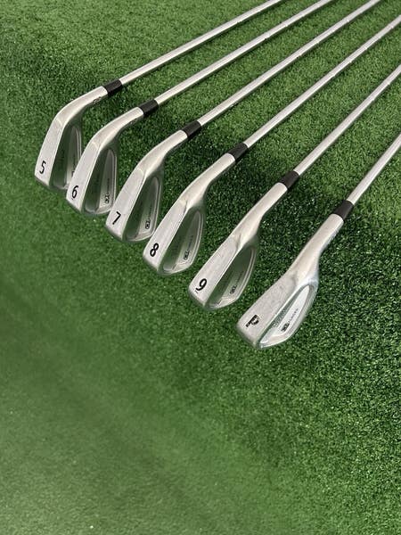 Titleist 712 CB Forged Iron Set 5-P / Dynamic Gold 120 Stiff