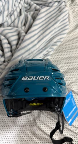 Large Bauer Re-Akt 150 Helmet (New)