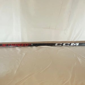 Intermediate CCM JetSpeed FT5 Right Handed Hockey Stick P28 55 Flex (New)