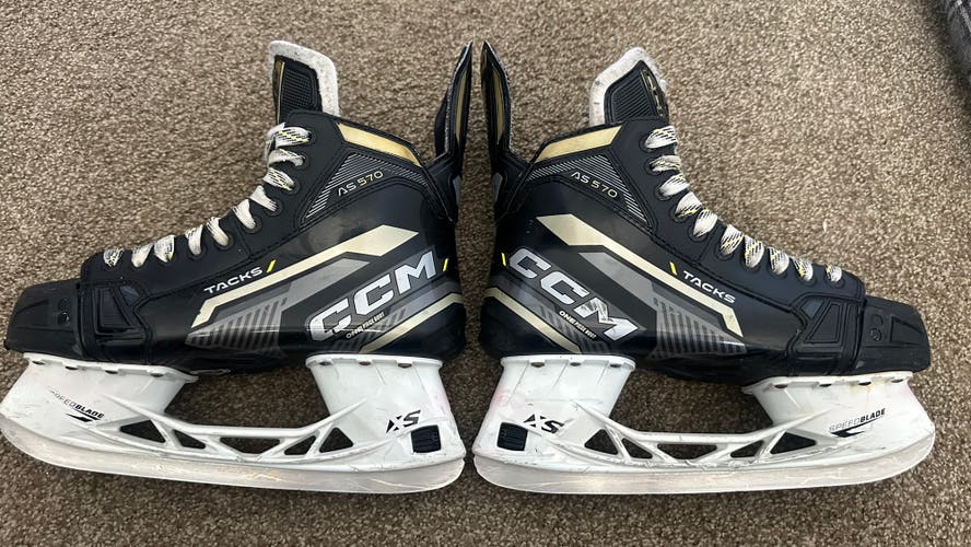 2022 CCM Tacks AS-570 Hockey Skates Regular Width 8.5 (Used)