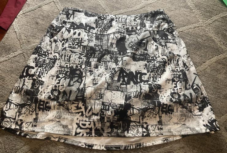Foray Golf Skort Womens M Graffiti white/blk Circle Skirt Pockets 4-Way Stretch
