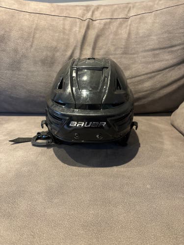 Medium Bauer Re-Akt 150 Helmet (Used)