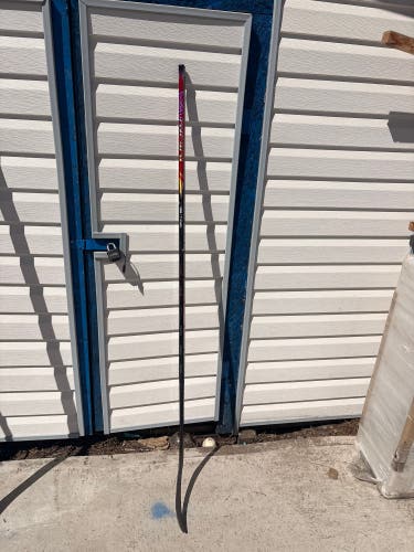 Senior Bauer Vapor Flylite Right Handed Hockey Stick P28 77 Flex (New)