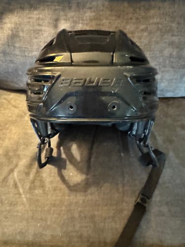 Small Bauer Re-Akt 155 Helmet (Used)