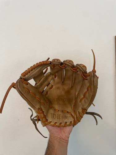 Wilson A2000 DP15 RH Infield Baseball Glove 11.5" (Used)