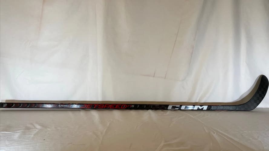 Junior CCM JetSpeed FT5 Right Handed Hockey Stick P88 50 Flex (New)