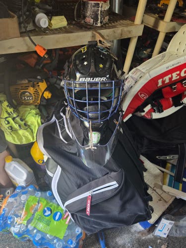 Junior Medium 2017 Bauer NME 4 Goalie Mask (Used)