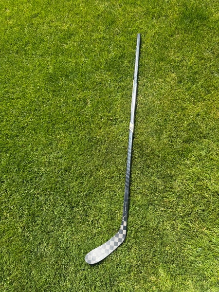 Senior Warrior Alpha LX Team Right Handed Hockey Stick W28 70 Flex (Used)