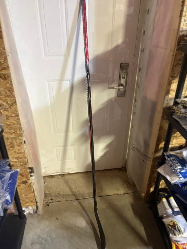 Senior Bauer Vapor Flylite left Handed Hockey Stick P28 77 Flex (New)