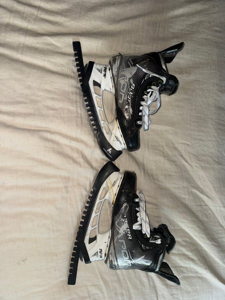 Black/Gray 2021 Bauer Vapor Hyperlite Hockey Skates EEE 7 (Used)