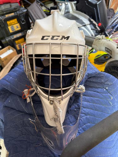 Senior Medium 2017 CCM GFL 1.9 Goalie Mask (Used)