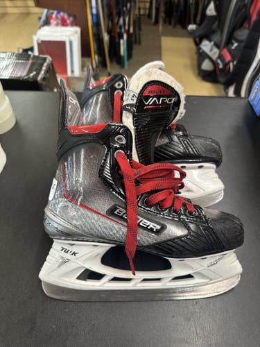 Bauer Vapor Shift Pro Hockey Skates Size 4.5 (Used)-great condition