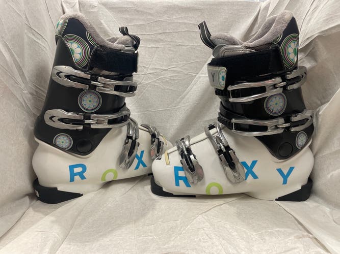 Mondo 25 & 25.5 Women's Roxy All Mountain Ski Boots Soft Flex (Used)
