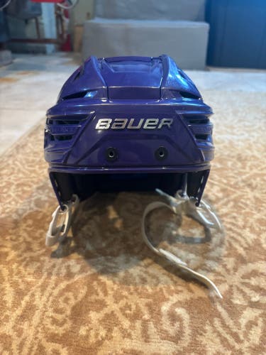 Medium Bauer Re-Akt 155 Helmet (Used)