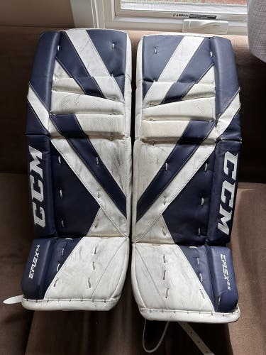30" CCM EFlex 5.5 Goalie Leg Pads (Used)