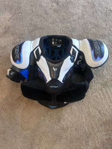 Men's Medium Intermediate Bauer Vapor Flylite Shoulder Pads (New)