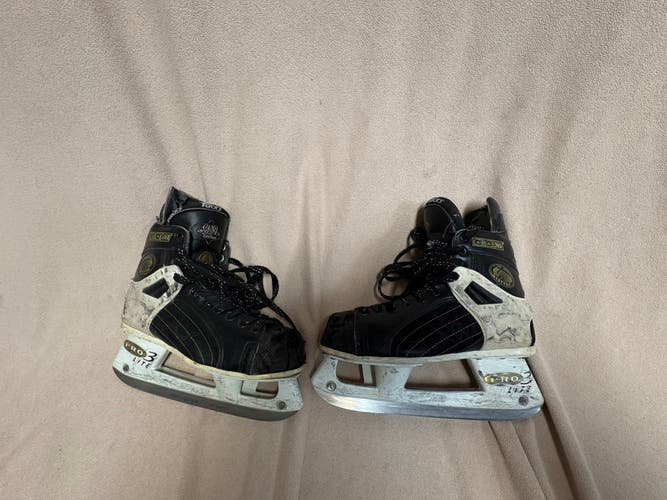 CCM Super Tacks 652 Hockey Skates 8.5 (Used)