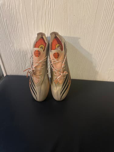 Gold Men's Size M 12.5 (W 13.5) Adidas messi F30 Molded Cleats Cleats (New)