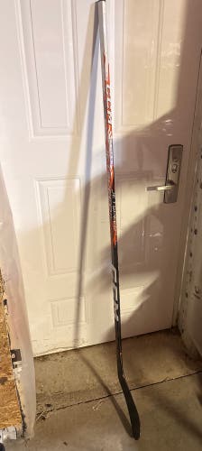 Senior CCM JetSpeed FT9 Pro Right Handed Hockey Stick P28 75 Flex (New)