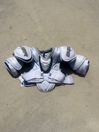 Men's Medium Senior Bauer Nexus 8000 Shoulder Pads (Used)