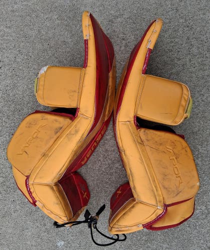 INT XS Bauer Vapor 3X Goalie Leg Pads (Used)