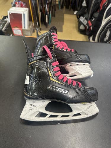 Bauer Matrix Hockey Skates Size 3 (Used) good condition