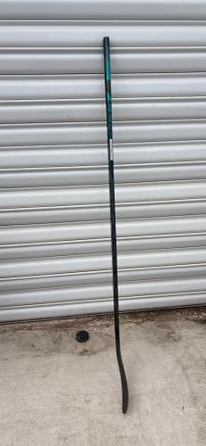 Senior CCM Vizion left Handed Hockey Stick P29 85 Flex (New)