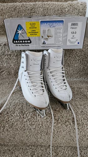 Jackson Ultima Figure Skates C Junior 13 (Used)