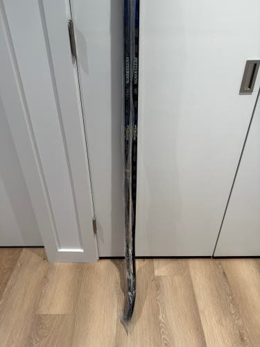 Bauer Vapor Flylite Left Hand Hockey Stick P92 82 Flex Pro Stock (New) - Canucks - EP40 Pettersson
