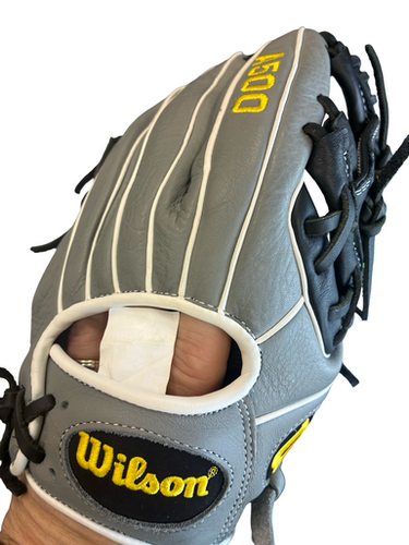 Used Wilson A500 11IN BB/SB Glove RH Throw Grey 11" 11682-S000129929