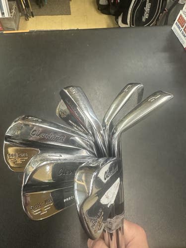 Cleveland 588 MB Right Handed Forged Iron Set (Used) in very good condition