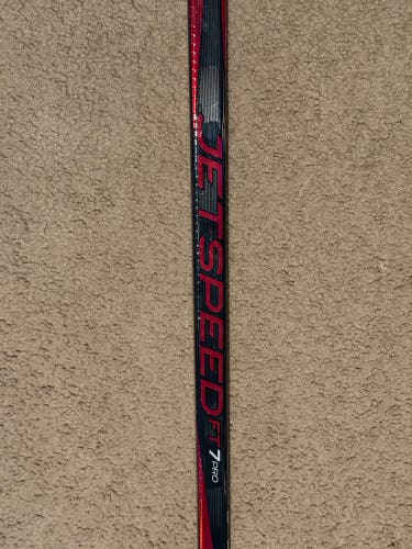 CCM Jetspeed FT7 Pro Hockey Stick 70 Flex Grip P28 RH FT 7 Sigma STP Black Red