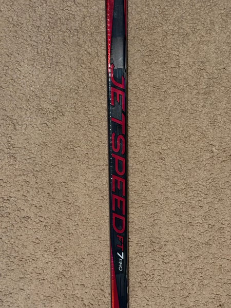 CCM Jetspeed FT7 Pro Hockey Stick 70 Flex Grip P28 RH FT 7 Sigma STP Black Red