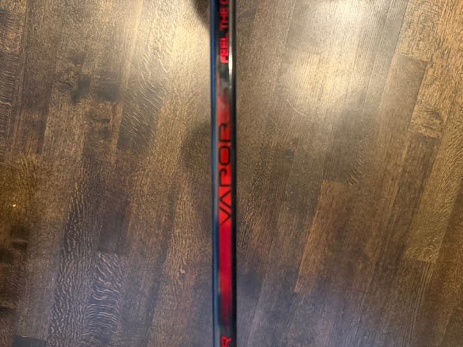 Junior Bauer Vapor Hyperlite 2 Right Handed Hockey Stick P92 40 Flex (Used)
