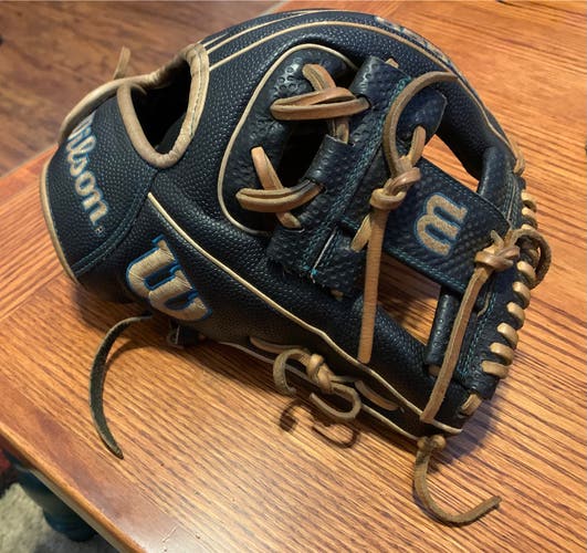Wilson A2000 DP15 RH Infield Baseball Glove 11.5" (Used)