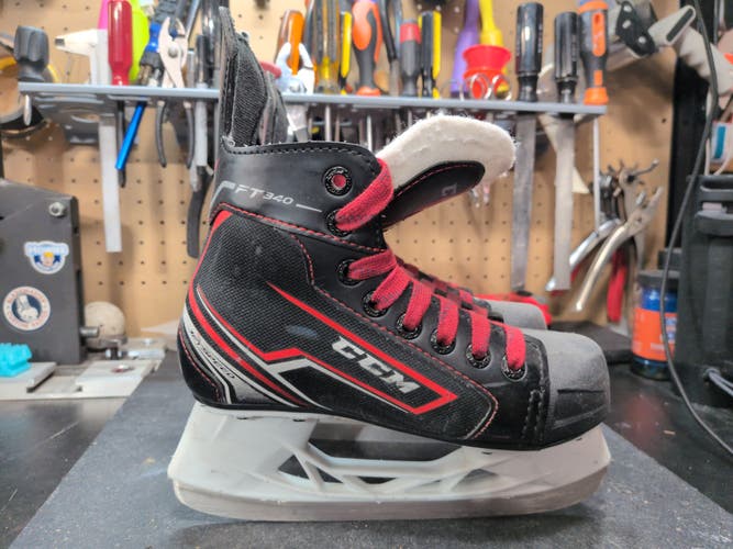 Black CCM JetSpeed FT340 Hockey Skates Regular Width Size 1 (Used)
