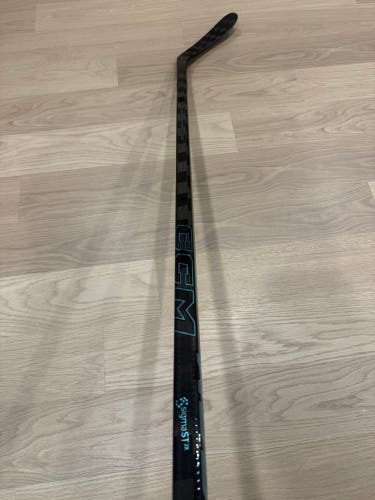 Senior CCM Vizion Right Handed Hockey Stick P28 70 Flex Pro Stock (New)