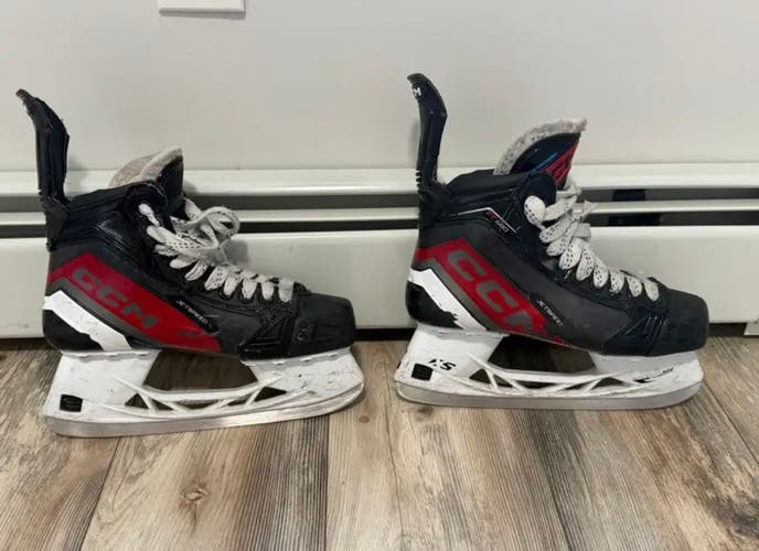 CCM JetSpeed FT680 Hockey Skates Regular Width 7 (Used)