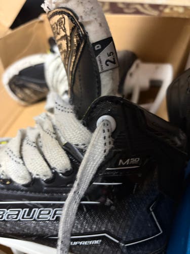 2024 Bauer Supreme M50 Pro Hockey Skates Regular Width Size 2.5 (Used)