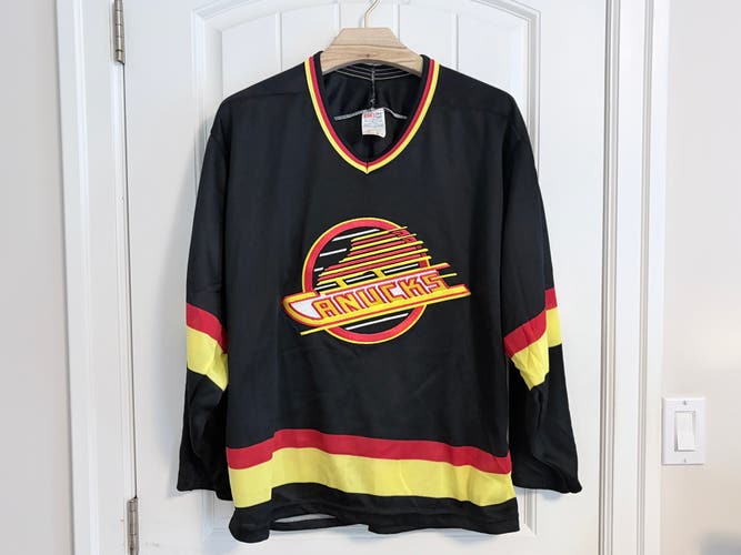 Authentic Vintage Maska CCM Vancouver Canucks Black Skate Jersey Size Large
