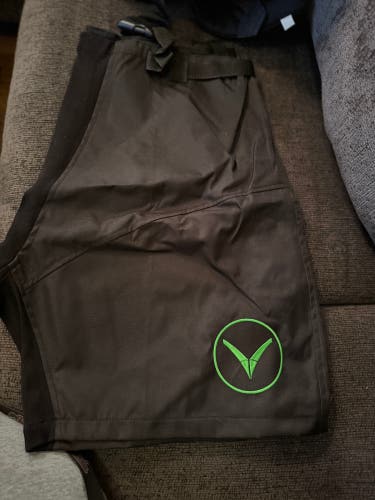 Black Large Verbero Pant Shell (New)
