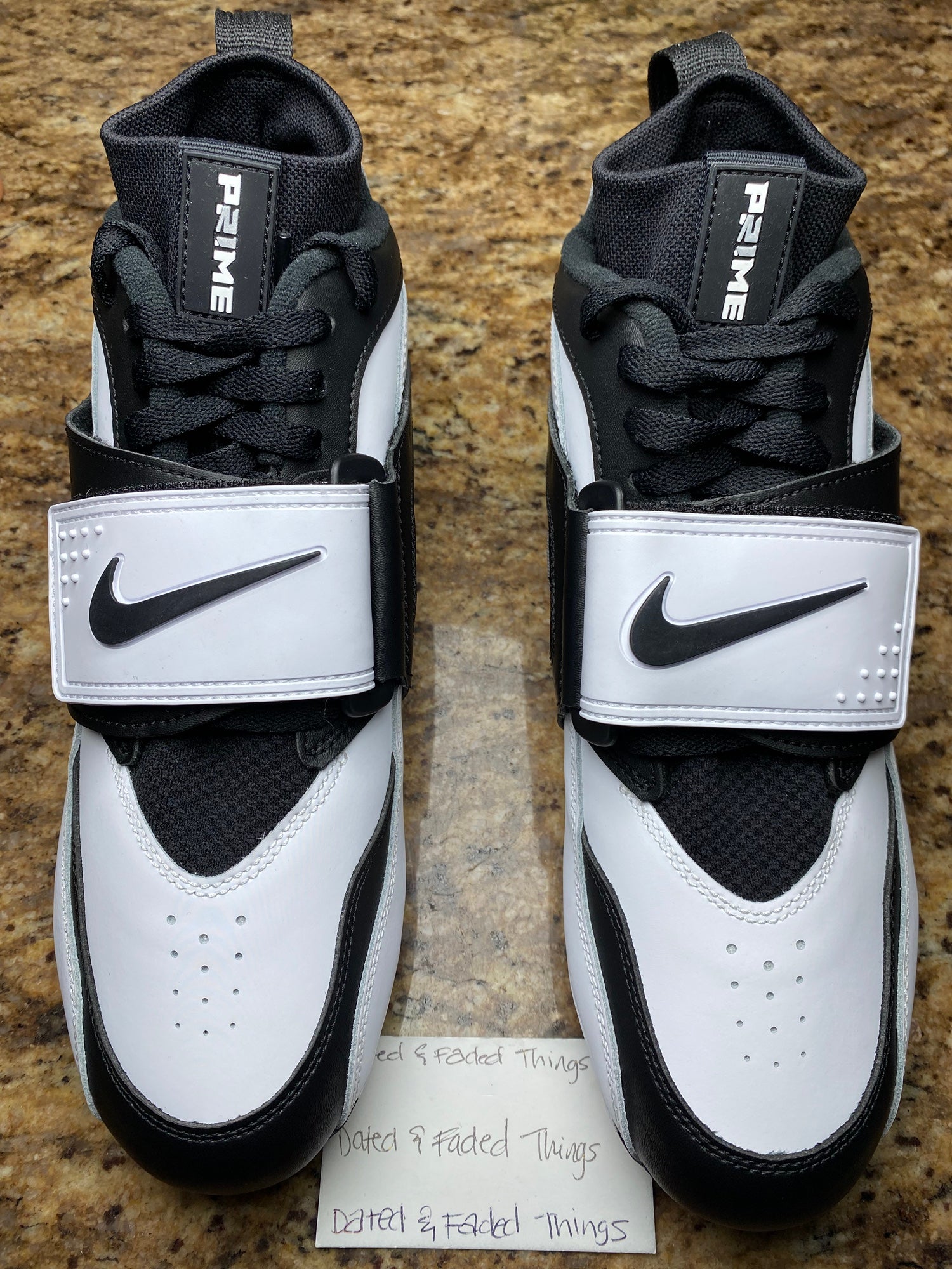 New Nike Diamond Turf 93 TD Mens sz 9 Football Cleats White Black HF5298 101 The Nike Diamond Turf  main image 2
