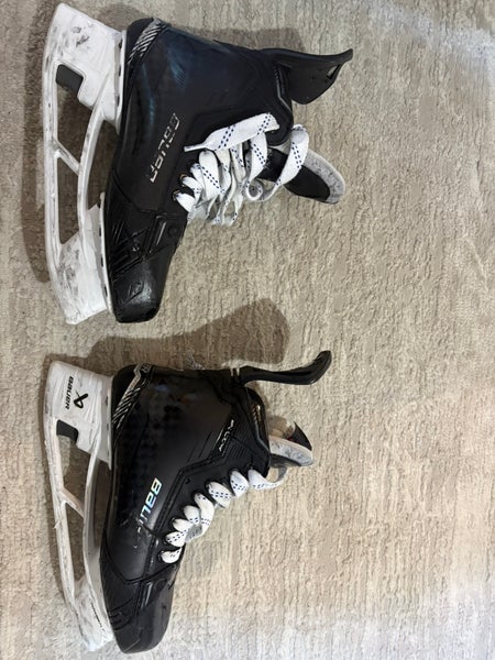 Black 2024 Bauer Supreme Shadow Hockey Skates EEE Pro Stock Size 6.5 (Used)