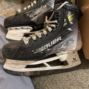 Bauer Vapor Hyperlite 2 Hockey Skates Size 5.5 with $500 in NEW steel