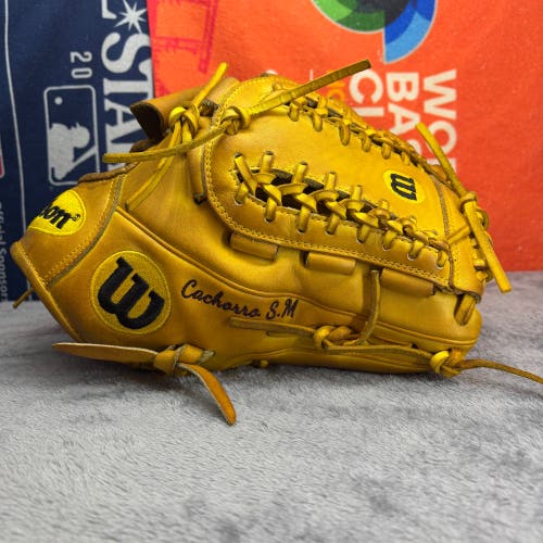 Custom Wilson A2000 HG12 RHT Baseball Glove 12" (Used)