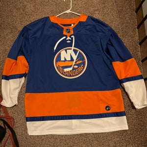 Matthew Barzal Blue XL Men's Adidas Jersey (New)